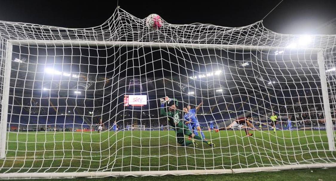 Il gol del 3-0 visto da dietro. Getty Images